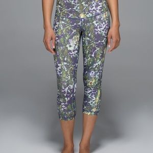 Lululemon size 6 capris